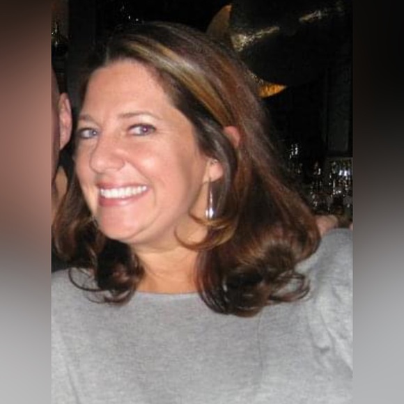 Meet your Posher, Traci - Picture 5 of 6